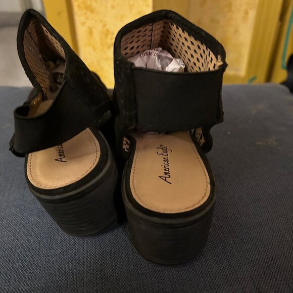 American Eagle Sandals - Picture 3 of 7
